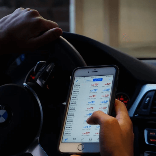 QuantiaGPT v3+ análisis del rendimiento ilustración