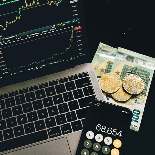 QuantiaGPT v3+ equipo de expertos en criptoinversión